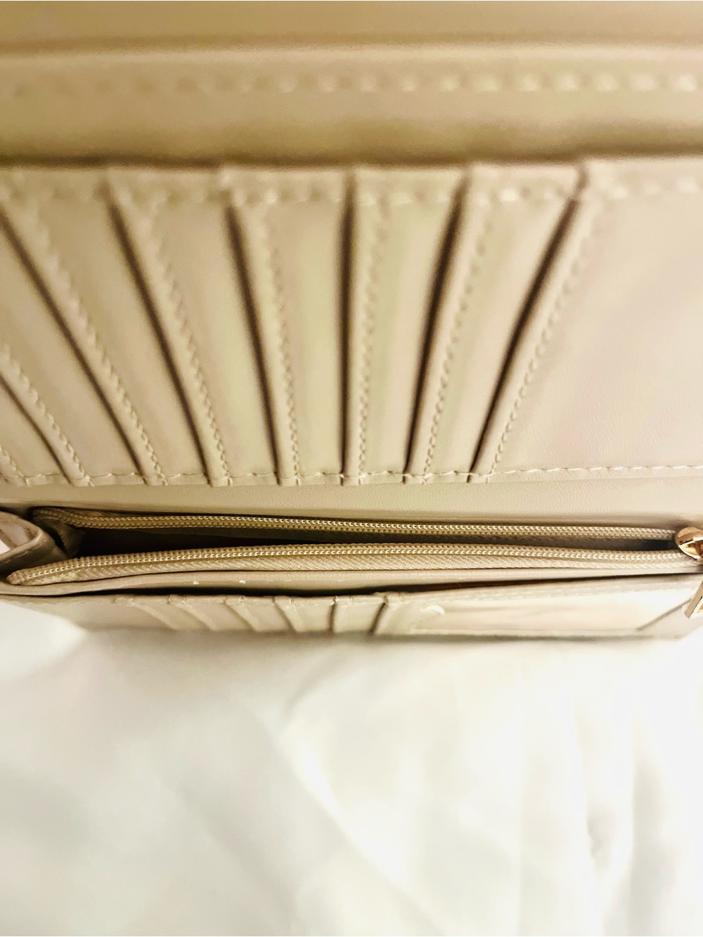 Bebe Blush Pink Patent Embossed Wristlet Wallet - NWT - Picture 9 of 12